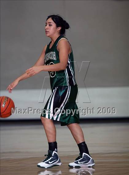 Thumbnail 3 in McAllen vs Pasadena (McDonalds Texas Invitational) photogallery.