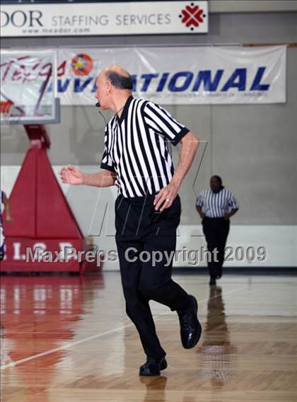 Thumbnail 2 in McAllen vs Pasadena (McDonalds Texas Invitational) photogallery.