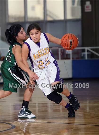 Thumbnail 2 in McAllen vs Pasadena (McDonalds Texas Invitational) photogallery.