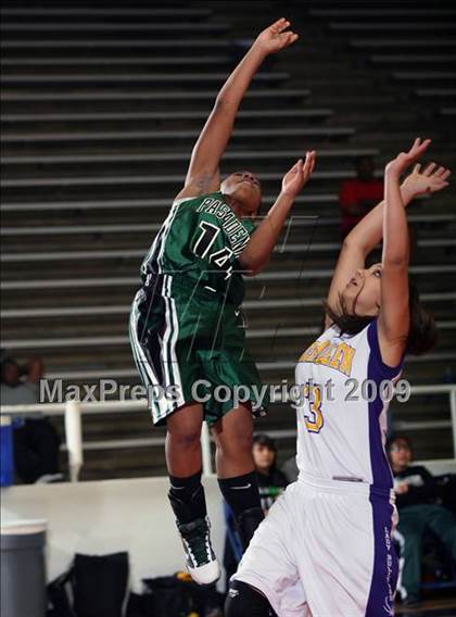 Thumbnail 3 in McAllen vs Pasadena (McDonalds Texas Invitational) photogallery.