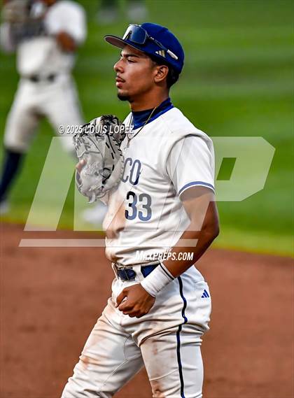 Thumbnail 2 in St. John Bosco vs. Santa Margarita (CIF SS DIV 1 Championship) photogallery.