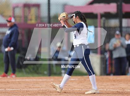 Thumbnail 2 in Valor Christian vs. Chaparral (CHSAA 5A First Round) photogallery.