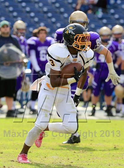 Thumbnail 3 in Mission Bay vs. St. Augustine (CIF SDS D2 Final) photogallery.