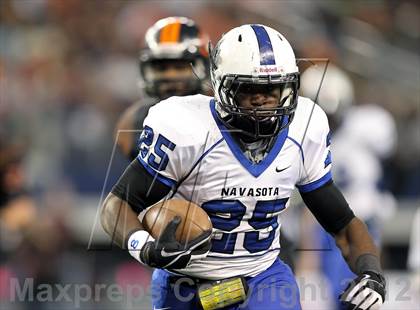Thumbnail 3 in Gilmer vs. Navasota (UIL 3A Division 2 Final) photogallery.