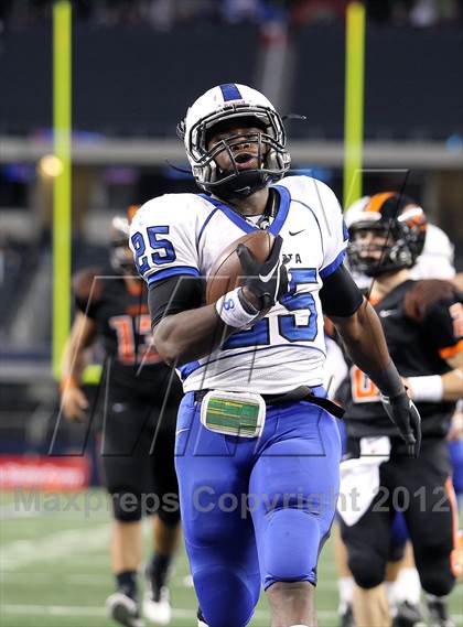 Thumbnail 1 in Gilmer vs. Navasota (UIL 3A Division 2 Final) photogallery.