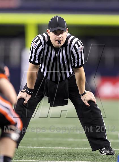 Thumbnail 2 in Gilmer vs. Navasota (UIL 3A Division 2 Final) photogallery.