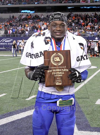 Thumbnail 1 in Gilmer vs. Navasota (UIL 3A Division 2 Final) photogallery.