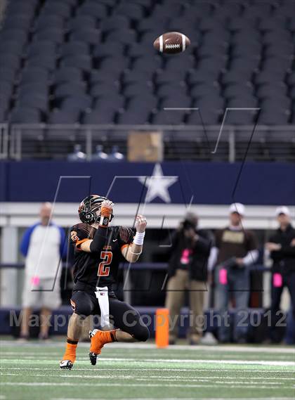 Thumbnail 2 in Gilmer vs. Navasota (UIL 3A Division 2 Final) photogallery.