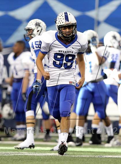 Thumbnail 3 in Gilmer vs. Navasota (UIL 3A Division 2 Final) photogallery.