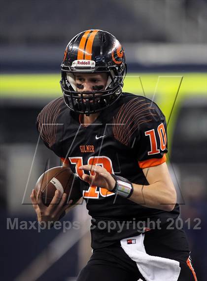 Thumbnail 1 in Gilmer vs. Navasota (UIL 3A Division 2 Final) photogallery.