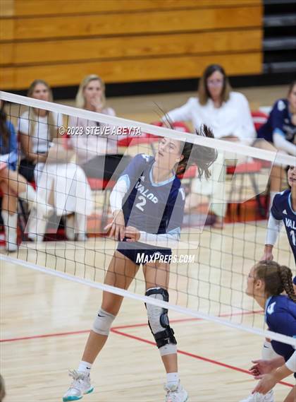 Thumbnail 2 in Valor Christian @ Regis Jesuit photogallery.