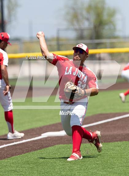 Thumbnail 3 in Lake Travis v La Joya G2 (UIL 6A Region 4 Semifinal) photogallery.