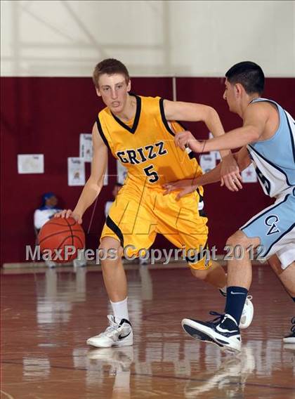 Thumbnail 2 in Galena vs. Crescenta Valley (MaxPreps Holiday Classic) photogallery.
