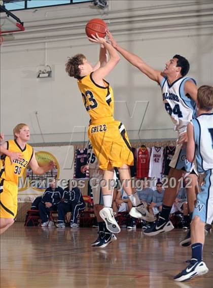 Thumbnail 1 in Galena vs. Crescenta Valley (MaxPreps Holiday Classic) photogallery.