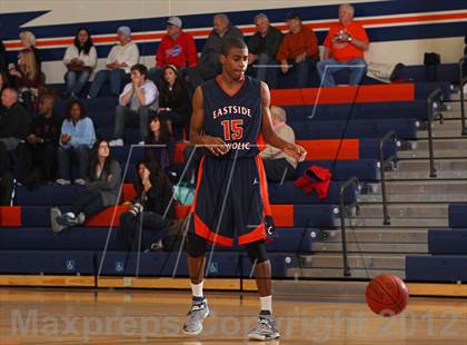 Thumbnail 3 in Valencia vs. Eastside Catholic (Chaminade Christmas Classic) photogallery.