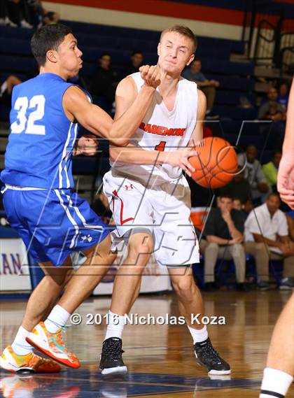 Thumbnail 2 in Bingham vs. Sagemont (Tarkanian Classic) photogallery.