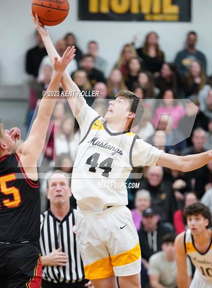 Thumbnail 1 in Cardinal Mooney Catholic @ Lutheran North photogallery.