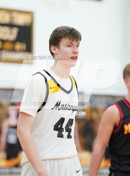 Thumbnail 3 in Cardinal Mooney Catholic @ Lutheran North photogallery.