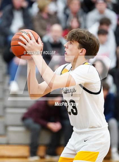 Thumbnail 3 in Cardinal Mooney Catholic @ Lutheran North photogallery.
