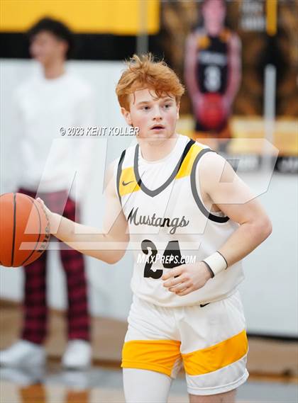 Thumbnail 1 in Cardinal Mooney Catholic @ Lutheran North photogallery.