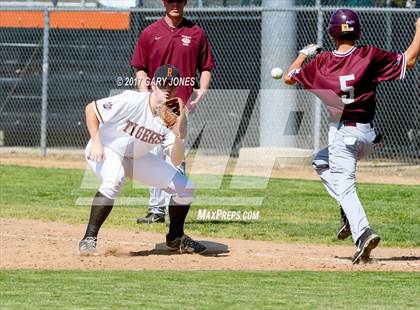 Thumbnail 2 in Whitney @ Roseville (game 1) photogallery.
