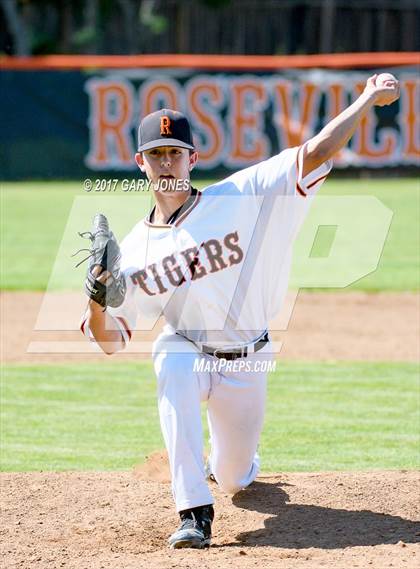 Thumbnail 1 in Whitney @ Roseville (game 1) photogallery.