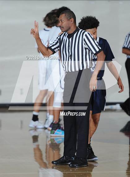 Thumbnail 2 in West Ranch vs. Loyola (Rose City Roundball Classic) photogallery.