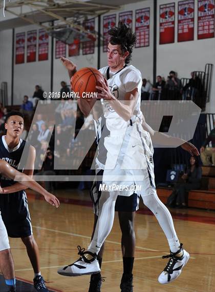Thumbnail 2 in West Ranch vs. Loyola (Rose City Roundball Classic) photogallery.