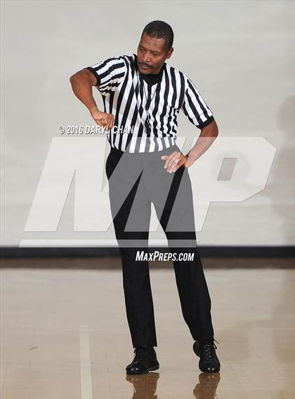 Thumbnail 2 in West Ranch vs. Loyola (Rose City Roundball Classic) photogallery.