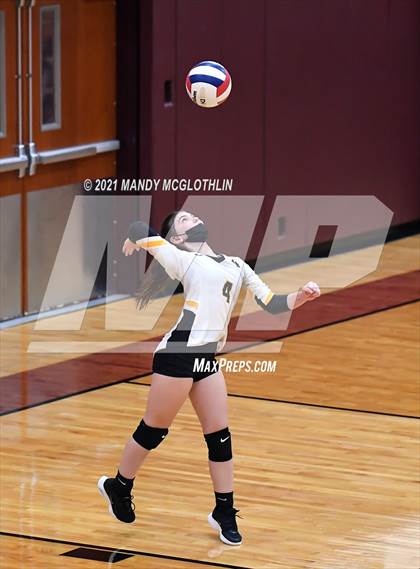 Thumbnail 3 in Illini Central @ Havana photogallery.
