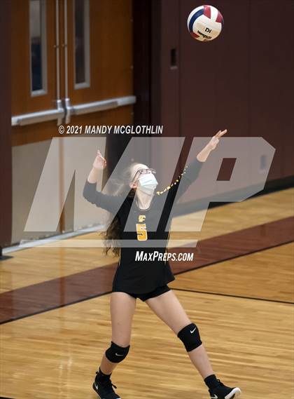 Thumbnail 3 in Illini Central @ Havana photogallery.