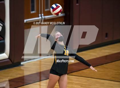 Thumbnail 3 in Illini Central @ Havana photogallery.