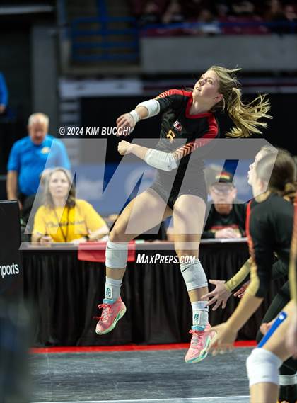 Thumbnail 2 in Morgantown vs. University (WVSSAC Class AAAA Quarterfinal) photogallery.