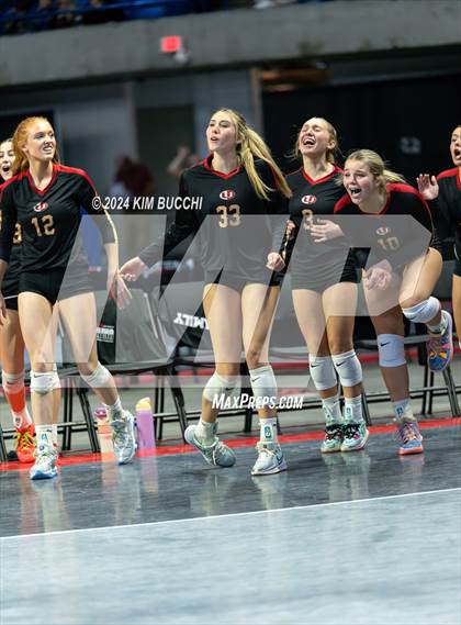 Thumbnail 3 in Morgantown vs. University (WVSSAC Class AAAA Quarterfinal) photogallery.