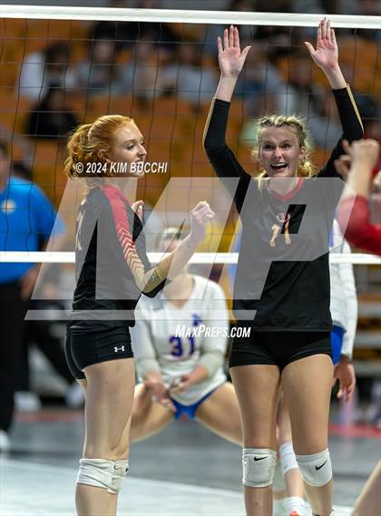 Thumbnail 2 in Morgantown vs. University (WVSSAC Class AAAA Quarterfinal) photogallery.