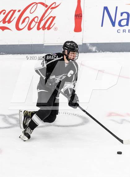 Thumbnail 1 in Daniel Hand vs Rogers/Middletown/Tiverton (Crusader Christmas Classic) photogallery.
