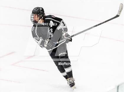 Thumbnail 2 in Daniel Hand vs Rogers/Middletown/Tiverton (Crusader Christmas Classic) photogallery.