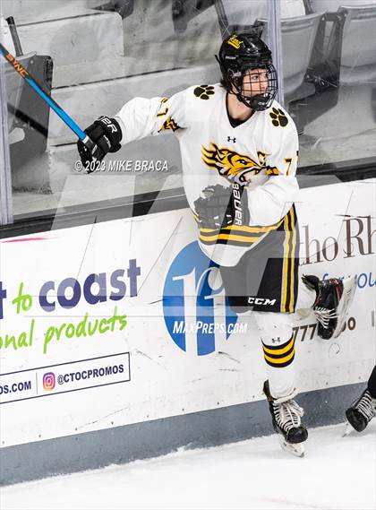 Thumbnail 2 in Daniel Hand vs Rogers/Middletown/Tiverton (Crusader Christmas Classic) photogallery.