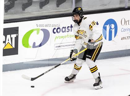 Thumbnail 2 in Daniel Hand vs Rogers/Middletown/Tiverton (Crusader Christmas Classic) photogallery.