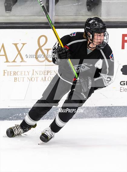 Thumbnail 2 in Daniel Hand vs Rogers/Middletown/Tiverton (Crusader Christmas Classic) photogallery.
