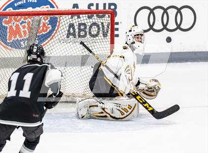 Thumbnail 2 in Daniel Hand vs Rogers/Middletown/Tiverton (Crusader Christmas Classic) photogallery.