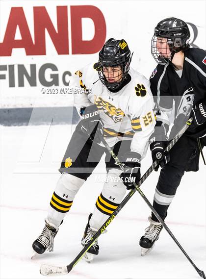 Thumbnail 3 in Daniel Hand vs Rogers/Middletown/Tiverton (Crusader Christmas Classic) photogallery.