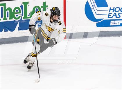 Thumbnail 1 in Daniel Hand vs Rogers/Middletown/Tiverton (Crusader Christmas Classic) photogallery.