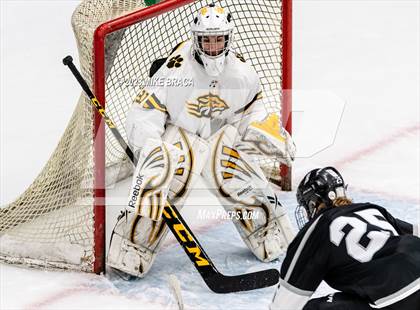Thumbnail 1 in Daniel Hand vs Rogers/Middletown/Tiverton (Crusader Christmas Classic) photogallery.