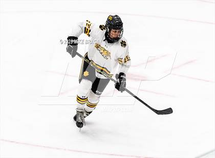 Thumbnail 1 in Daniel Hand vs Rogers/Middletown/Tiverton (Crusader Christmas Classic) photogallery.
