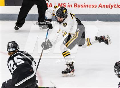Thumbnail 1 in Daniel Hand vs Rogers/Middletown/Tiverton (Crusader Christmas Classic) photogallery.