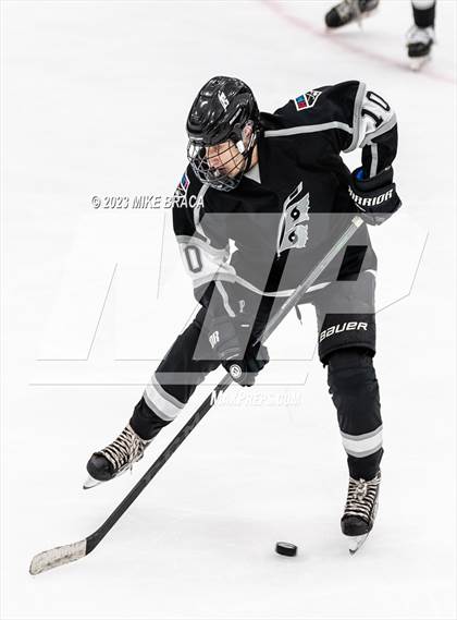 Thumbnail 2 in Daniel Hand vs Rogers/Middletown/Tiverton (Crusader Christmas Classic) photogallery.