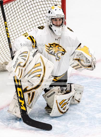 Thumbnail 1 in Daniel Hand vs Rogers/Middletown/Tiverton (Crusader Christmas Classic) photogallery.