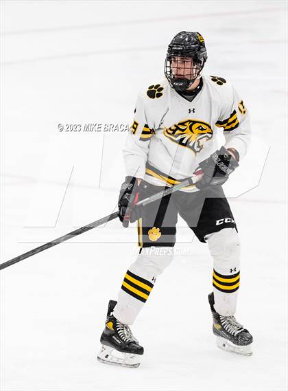 Thumbnail 2 in Daniel Hand vs Rogers/Middletown/Tiverton (Crusader Christmas Classic) photogallery.