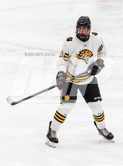Thumbnail 2 in Daniel Hand vs Rogers/Middletown/Tiverton (Crusader Christmas Classic) photogallery.